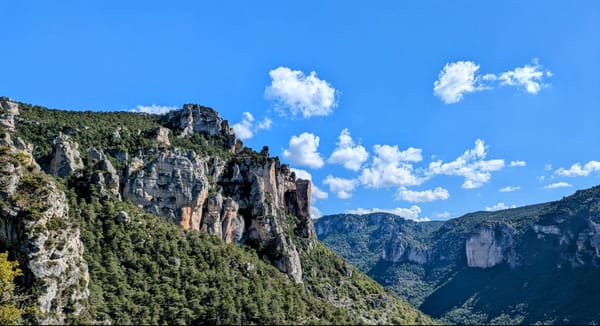 Tarn x Jonte: A climbers playground